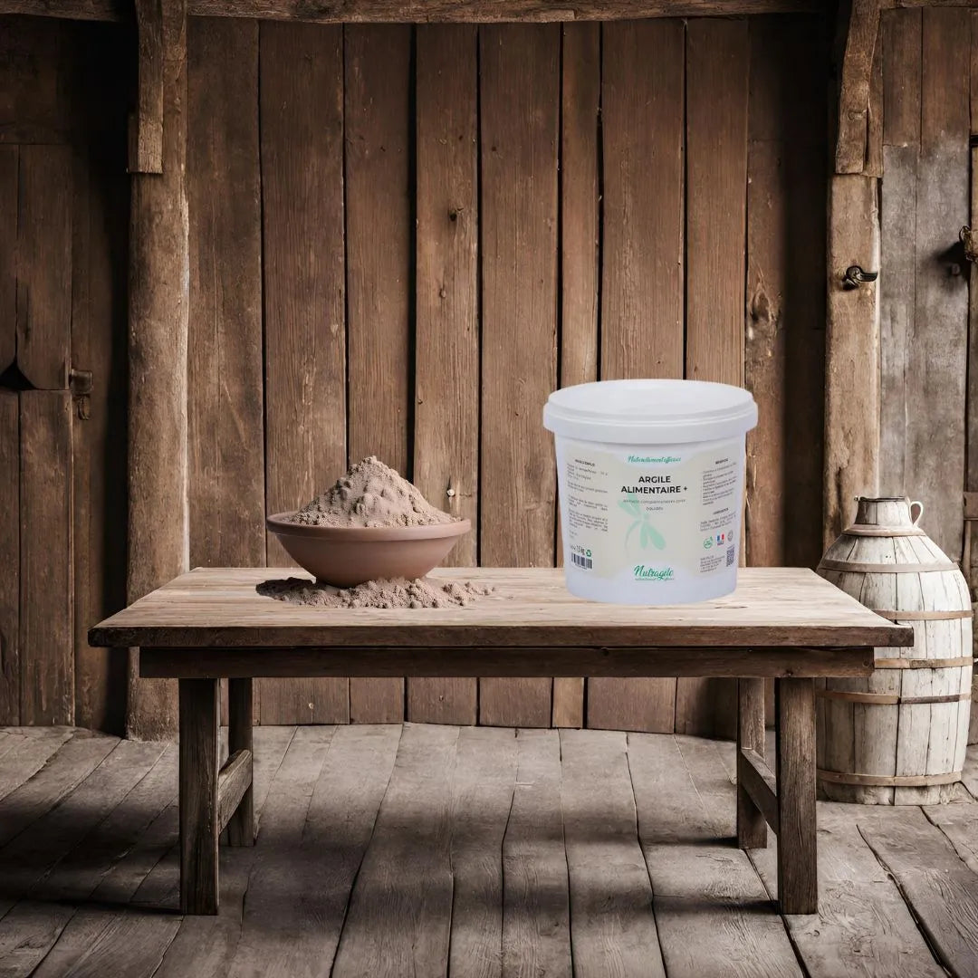 Présentation d'un seau d'argile alimentaire nature nutragile Pour le confort digestif des chevaux