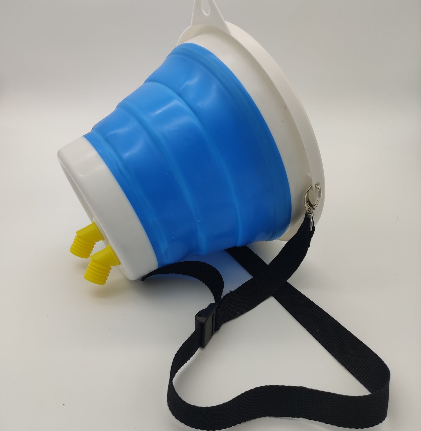 Masque rigide, lavable, pliable et réutilisable pour inhalateurs pour chevaux
