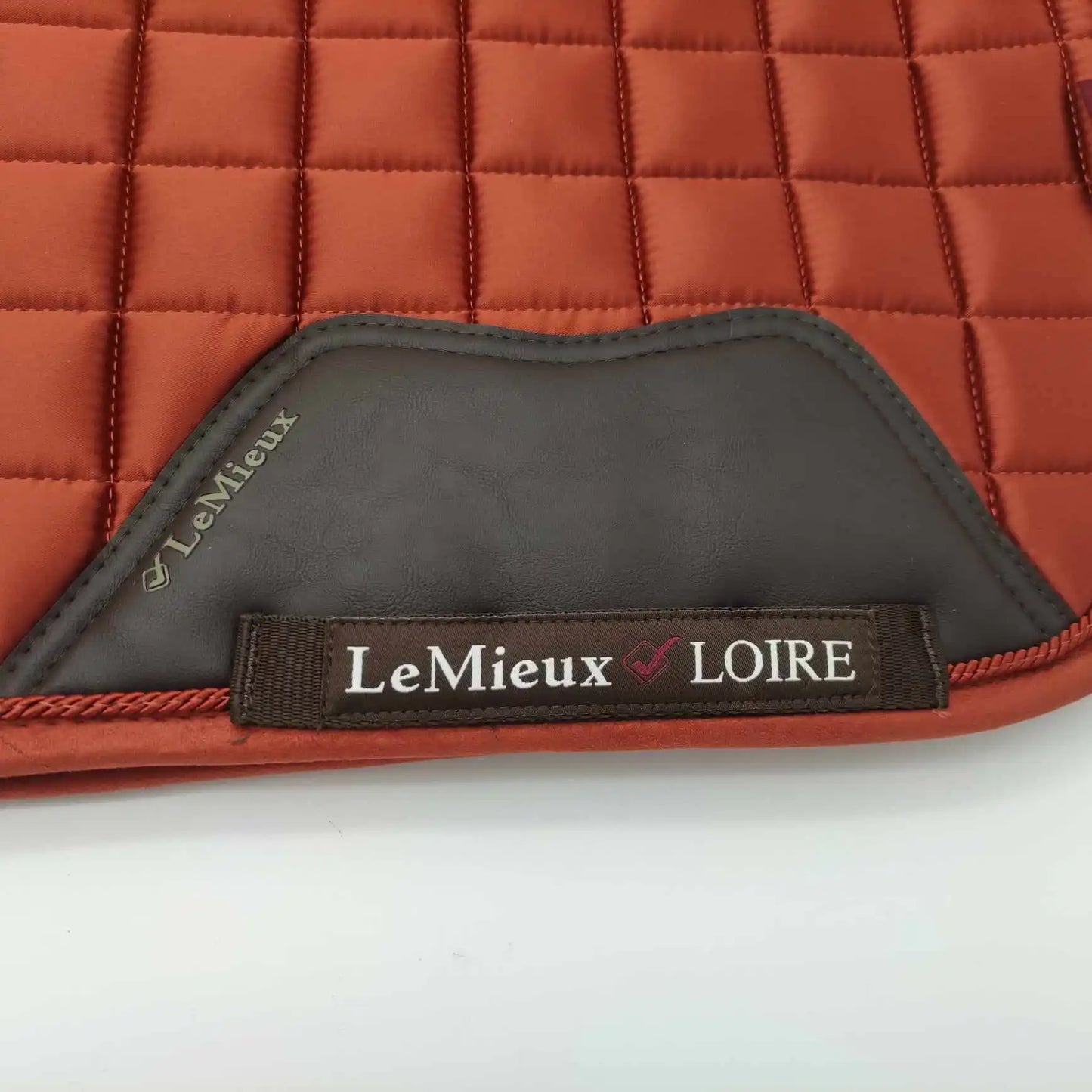 Renfort simili cuir tapis de dressage lemieux loire classic