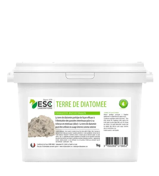 Seau de 1 kg de terre de diatomée, produit 100% naturel de qualité alimentaire, utilisée contre les parasites des animaux, en usage externe ou interne. Contient une charge minérale puissante utile pour la santé de la robe, des crins et des sabots.