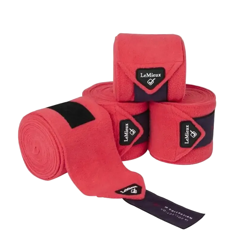 Détail polaire anti-bouloche et fermeture Velcro bandes de polo LeMieux.