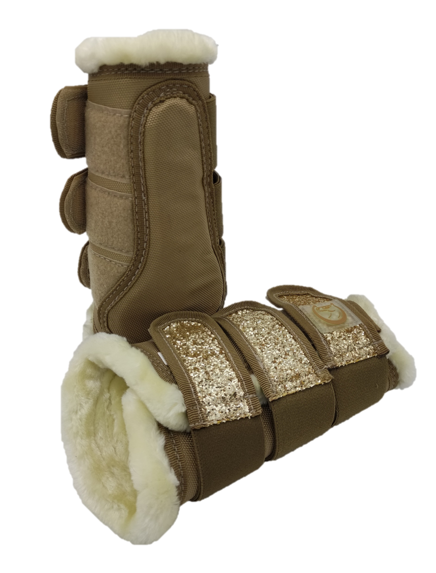 Guêtres de protection des tendons beige avec bandes de fermeture à paillettes dorées vue de la partie interne