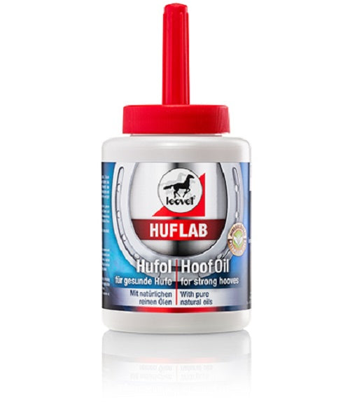 Pot de 450ml d’huile pour sabot HUFLAB de LEOVET avec pinceau intégré, idéale pour l'entretien et la bonne santé des sabots de votre cheval ou poney