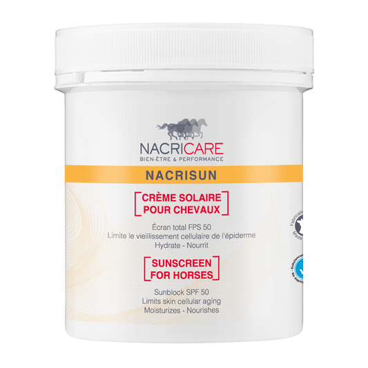 Pot de 200ml de crème solaire Nacrisun de la marque Nacricare pour prévenir les brûlures des chevaux, poneys et des ânes soumis à une exposition solaire prolongée. 