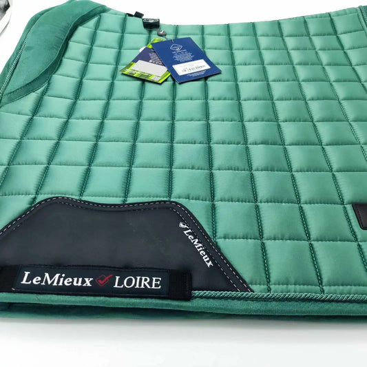 Tapis de dressage de marque lemieux coloris sage 