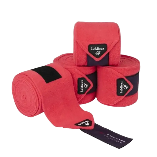 Détail polaire anti-bouloche et fermeture Velcro bandes de polo LeMieux.
