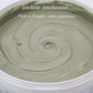Texture lisse et prête à l'emploi de la pâte d'argile Nutragile pour chevaux.