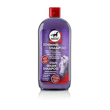 Flacon de 500ml de shampoing pour cheval et poney blanc ou gris de Leovet, élimine efficacement les tâches incrustées, renforce la couleur claire de la robe et hydrate naturellement les poils et les crins, limite les nouveaux dépôts de saleté pendant 48 heures.