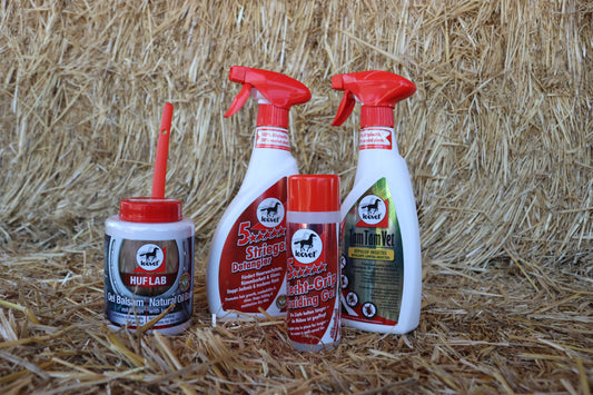 Lot de 4 produits de la marque LEOVET. Un spray anti-mouches TamTamVet de 550ml, un spray de démêlant 5 étoiles 550ml, un gel de tressage 200ml et un pot d’huile à la biotine de 500ml pour l’entretien des pieds de votre cheval ou poney
