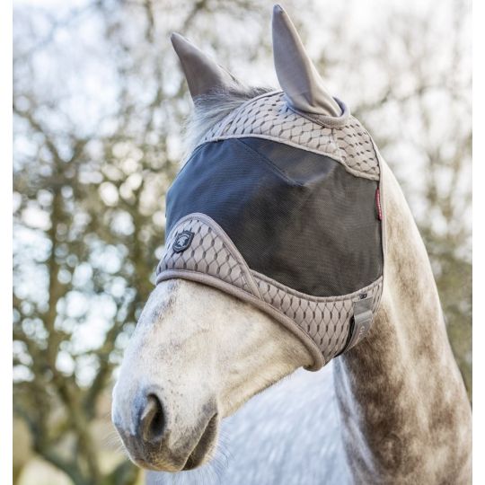 Masque anti-mouche LEMIEUX présenté sur la tête d'un cheval